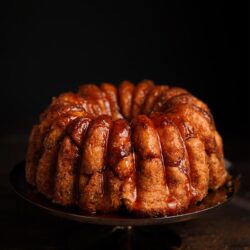 monkey bread opičí chlieb so škoricou a karamelom